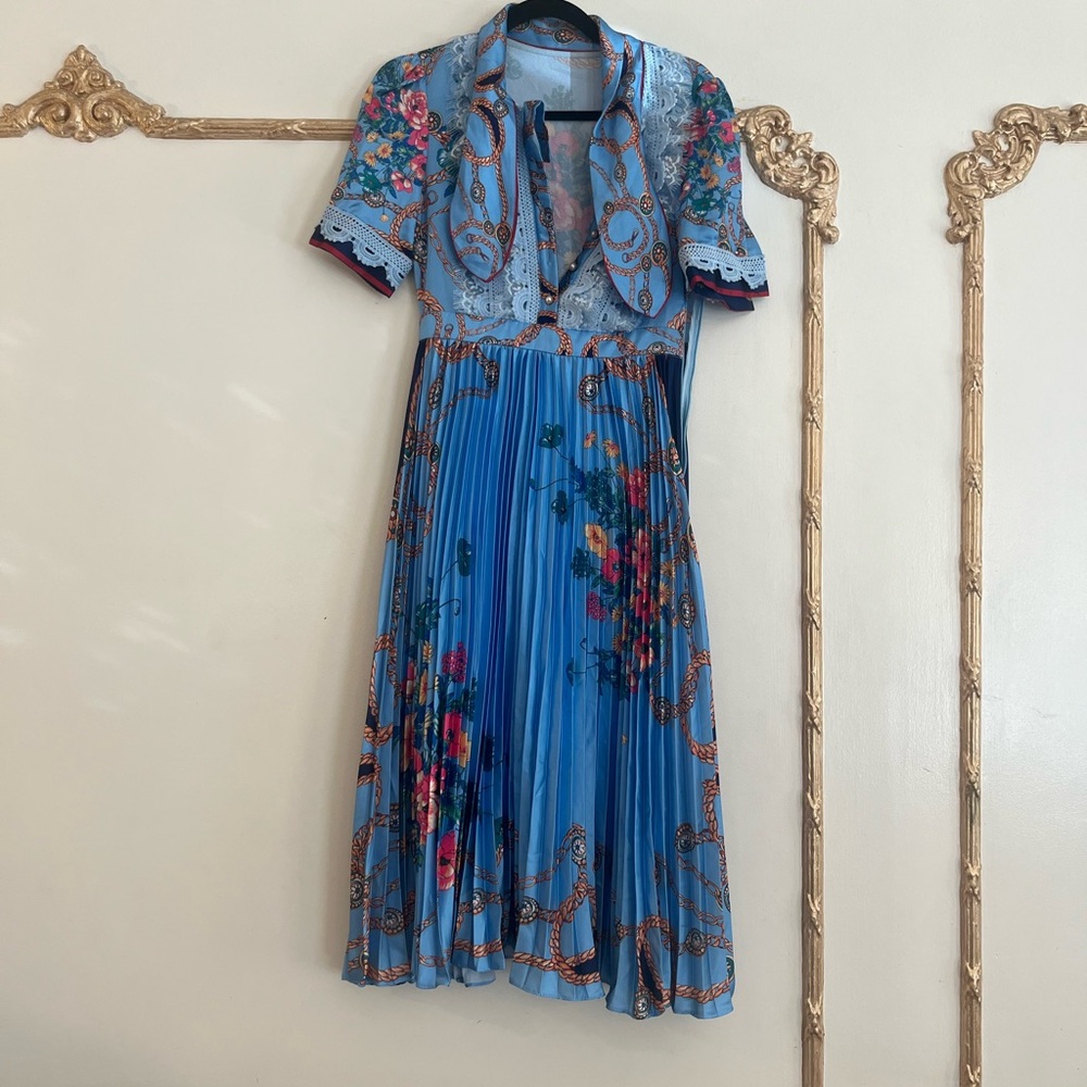 Chic Blue Floral Midi Dress